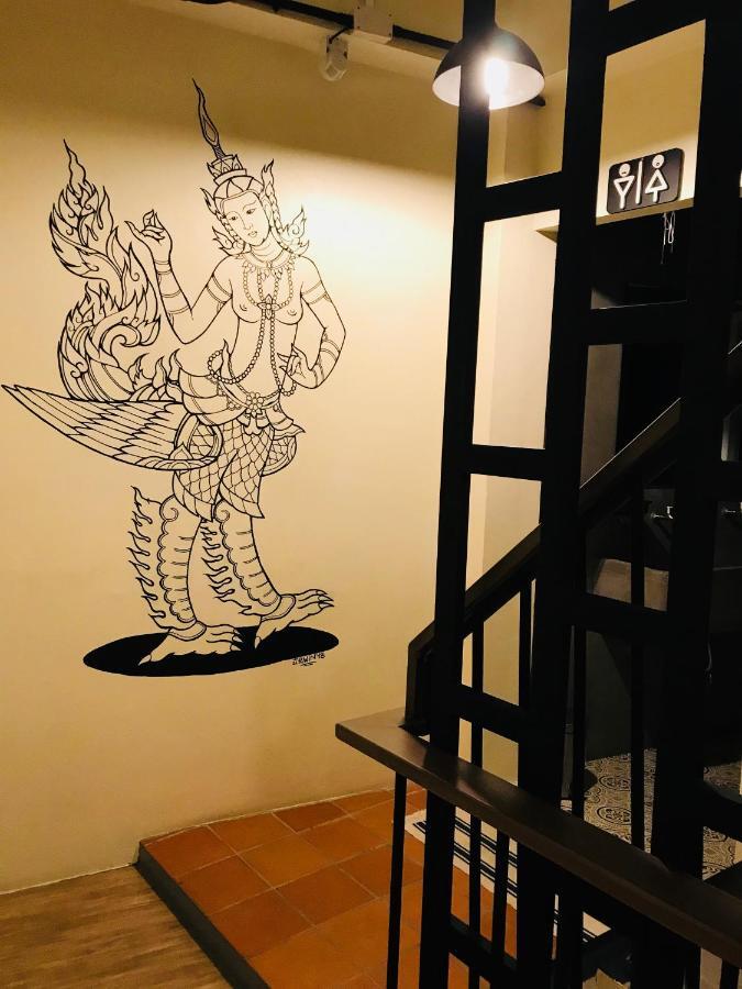 Arun Old Town Hostel Bangkok Exterior photo